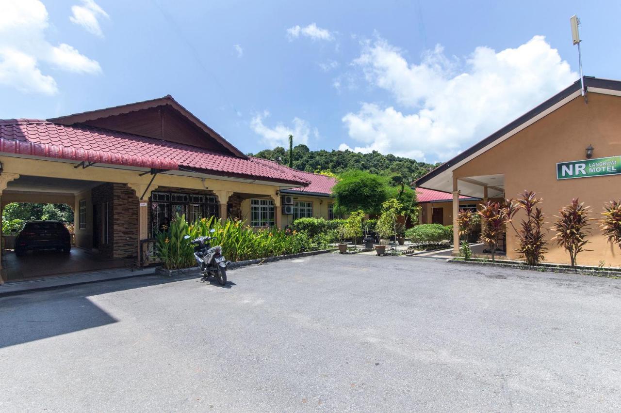 Nr Langkawi Motel Pantai Cenang  Exterior photo